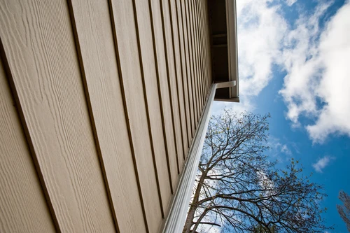 Soft Washing vs. Pressure Washing for Lexington KY Siding: Which Method Is Best?
